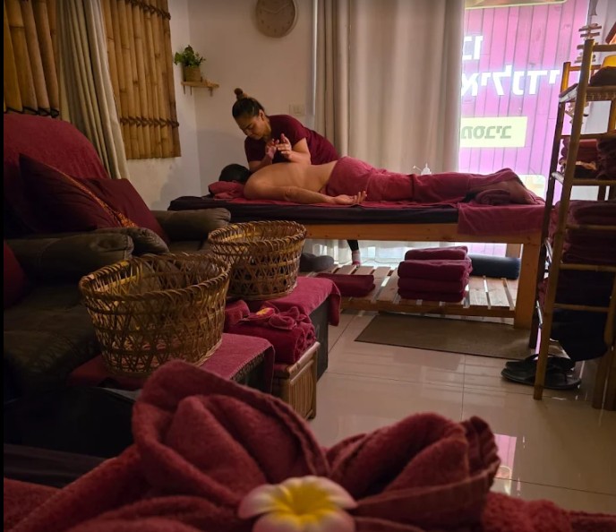 עיסוי תאילנדי בהוד השרון: הפתרון המהיר לכאבי גב וצוואר של אנשי ההיי-טק